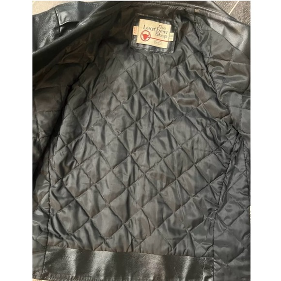 COPY - Vintage black leather motorcycle jacket .Mens size 38 . - Picture 7 of 7